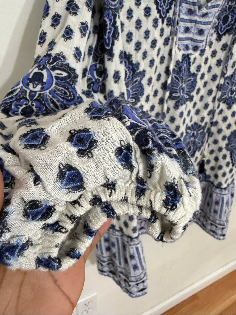 Zara White Tunic with Blue Floral Motif - Picture 4 of 7